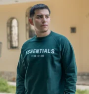 Polera cuello redondo essentials verde pino | Hombre