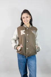 Casaca de promoción sin corte beige - Imagen 5