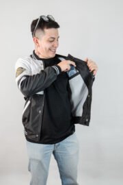 Casaca de promoción con corte negro / blanco